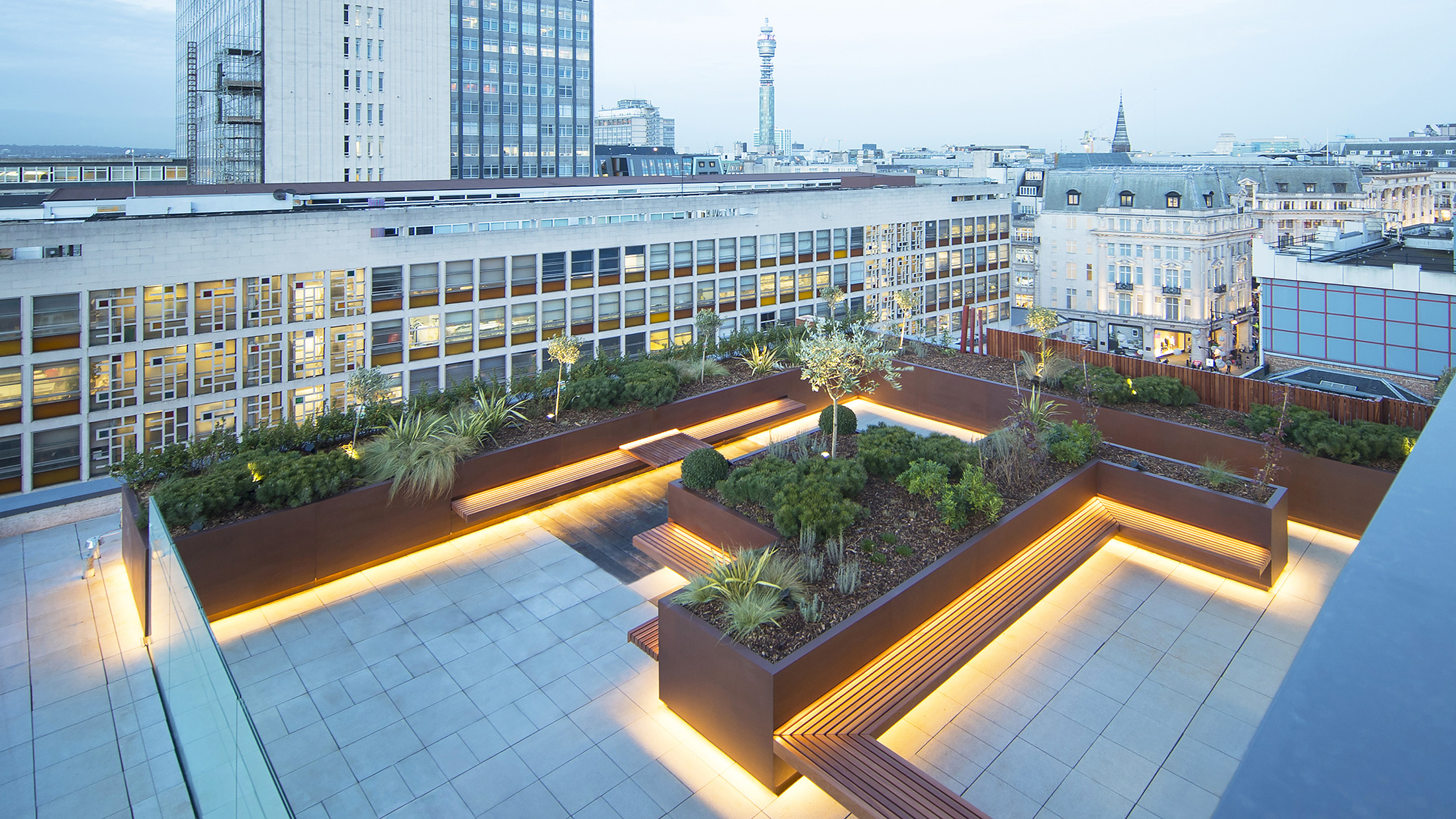 Hanover Square Planters by Europlanters