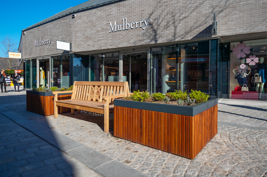 Cheshire Oaks Planters