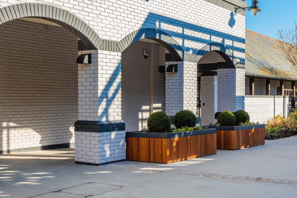 Cheshire Oaks Planters