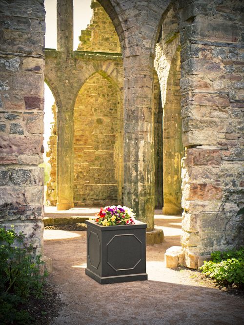 BERKELEY CUBE PLANTER in GRP