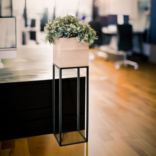 METAL-PLANTER-STAND-OAKLEY-WOOD