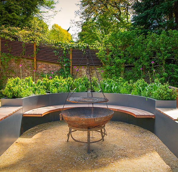BENCH8 curved-planter-bench